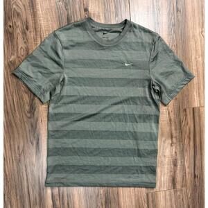 Nike Primary Men's Dri-FIT Short-Sleeve Fitness Top